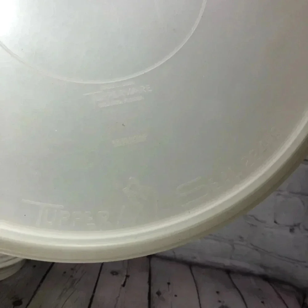 Tupperware good used